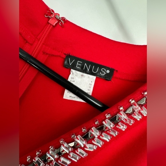 Venus Plunging V-Neck Embellished Red Holiday Dress NWOT Sz 6 - Picture 7 of 7